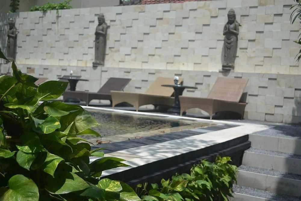 מלון סמיניאק The Taman Ayu