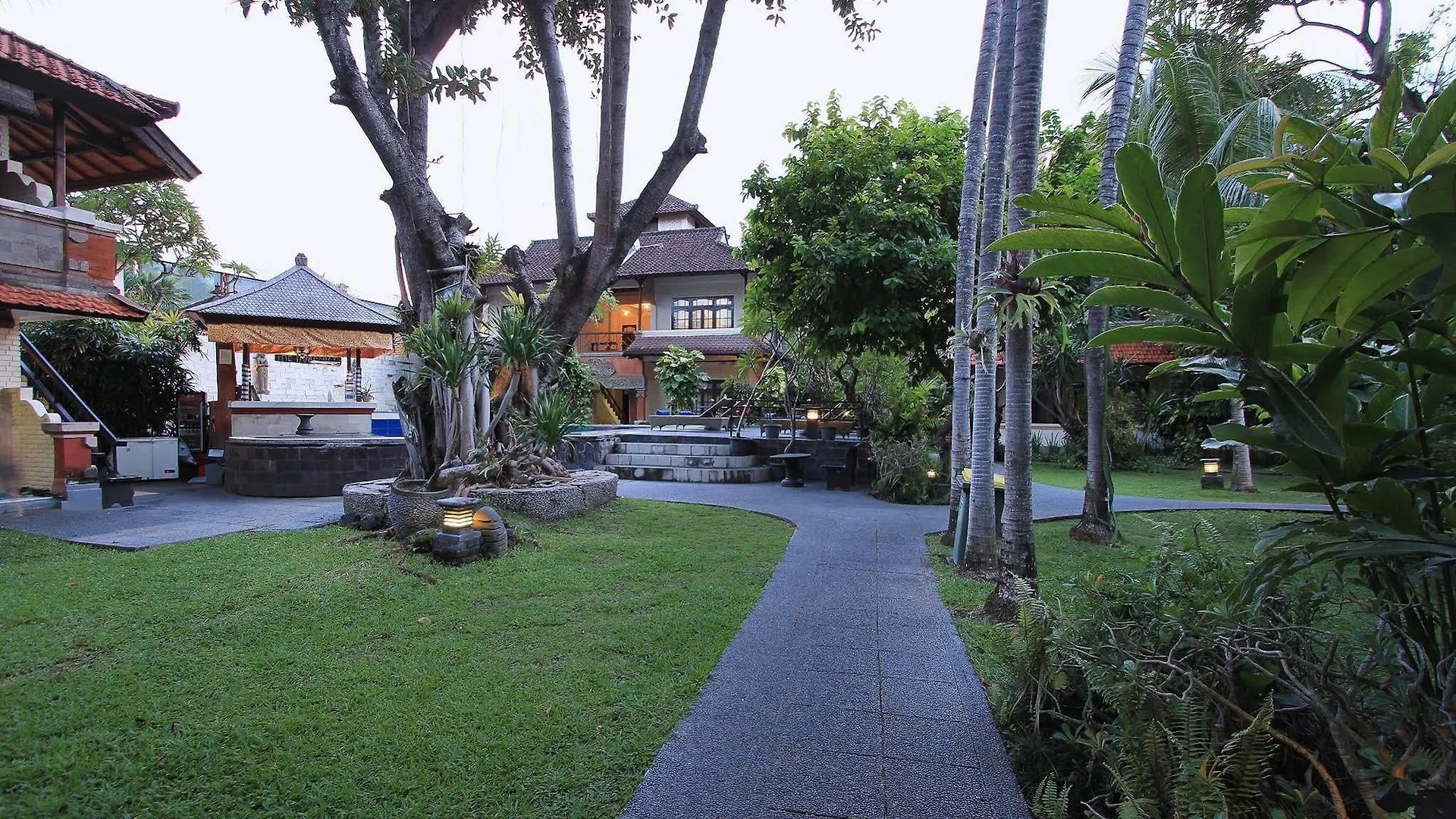 Hotel The Taman Ayu Seminyak